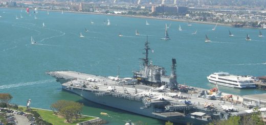 USS Midway Aircraft Carrier 中途岛号航空母舰