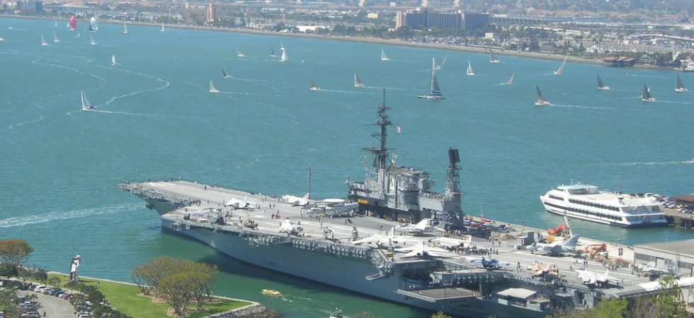 USS Midway Aircraft Carrier 中途岛号航空母舰
