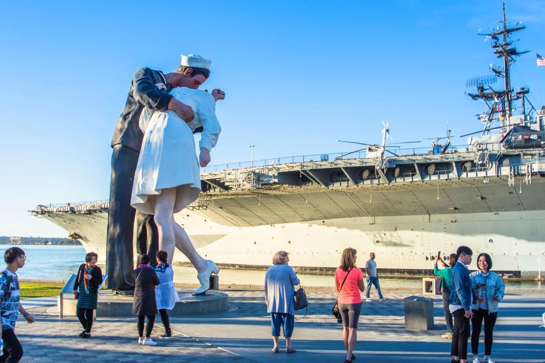 圣地亚哥胜利之吻 The Kissing Statue